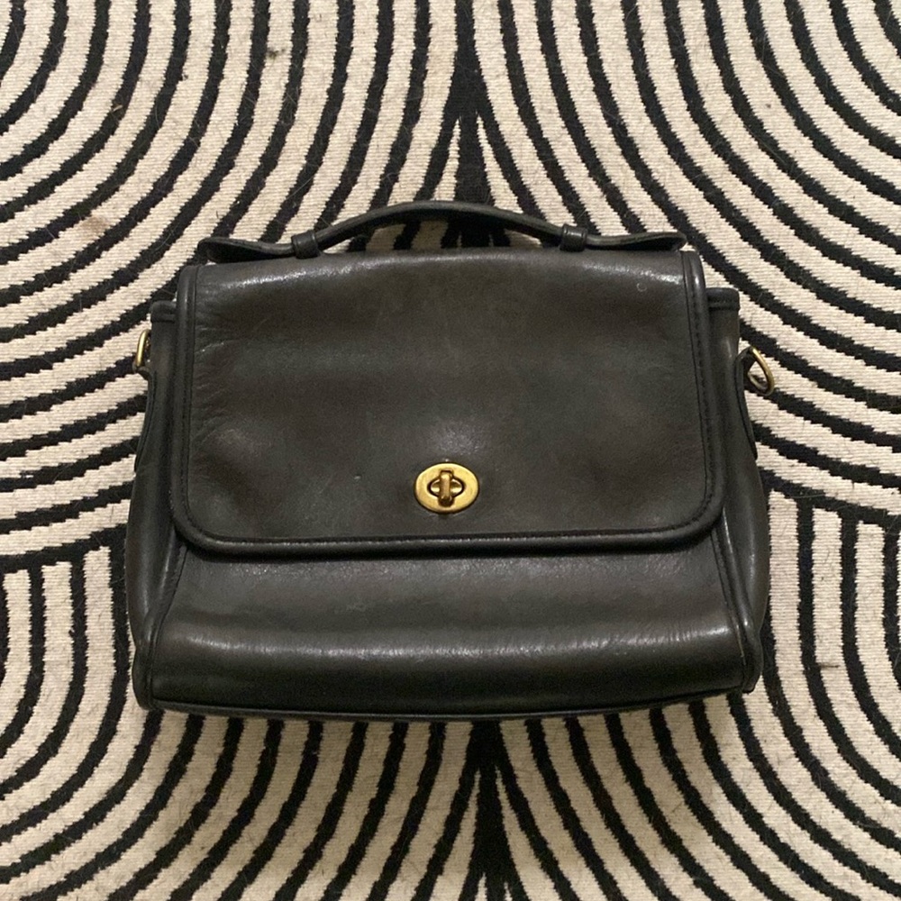 Vintage Coach navy leather crossbody handbag